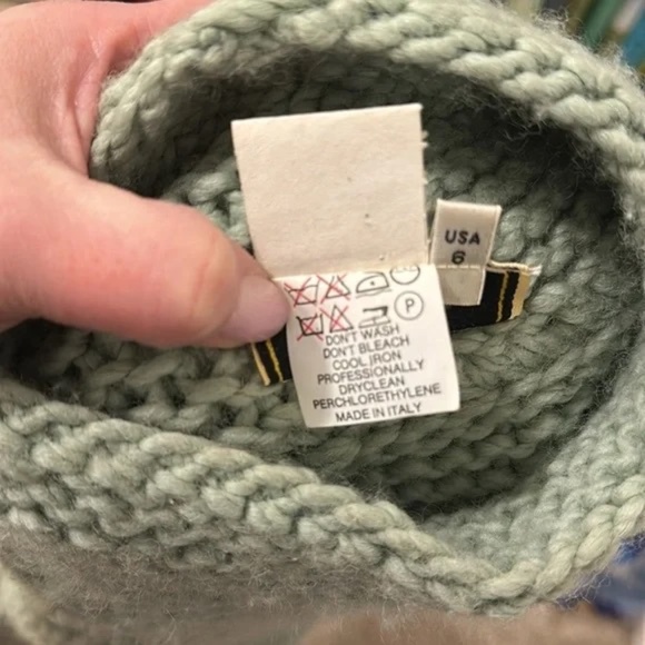 Fendi wool sweater crystal detailing on front solid green back, IT 40 Canada 6 - Picture 5 of 5